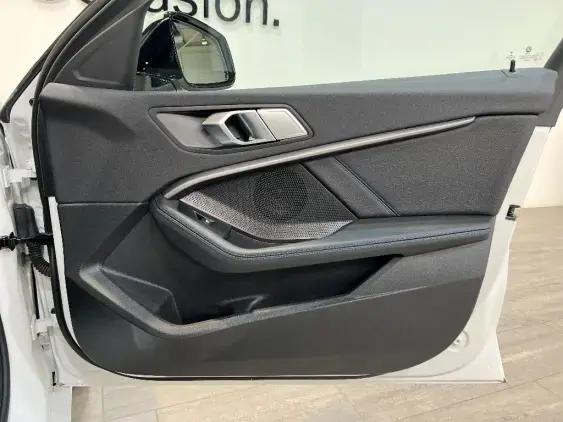 BMW SERIE 1 F40 - voiture d'occasion - Photo 20