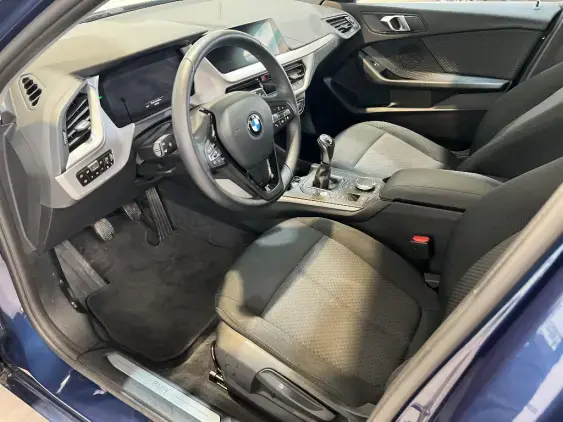 BMW SERIE 1 F40 - voiture d'occasion - Photo 18