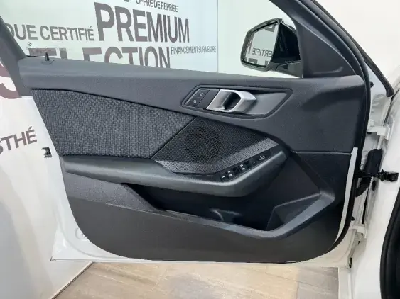 BMW SERIE 1 F40 - voiture d'occasion - Photo 19