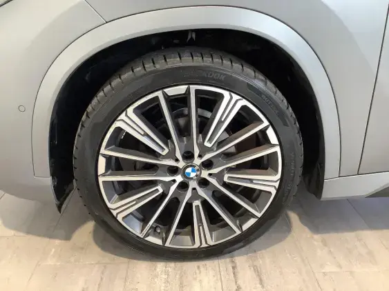 BMW X1 U11 - voiture d'occasion - Photo 23