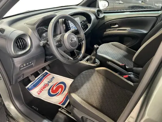 TOYOTA AYGO X - voiture d'occasion - Photo 18