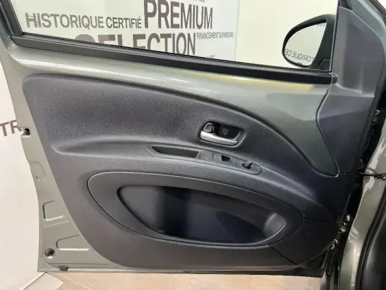TOYOTA AYGO X - voiture d'occasion - Photo 19