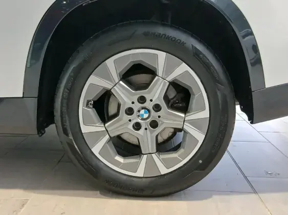 BMW X1 U11 - voiture d'occasion - Photo 24