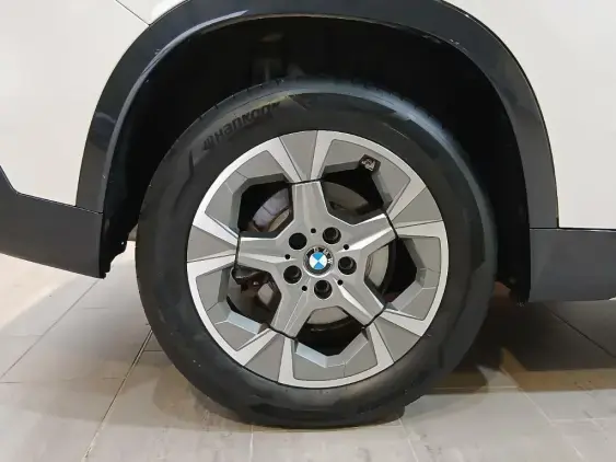 BMW X1 U11 - voiture d'occasion - Photo 25