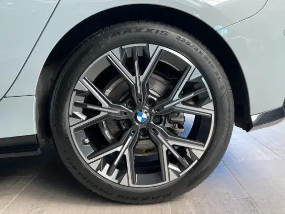 BMW SERIE 1 F70 - voiture d'occasion - Photo 24
