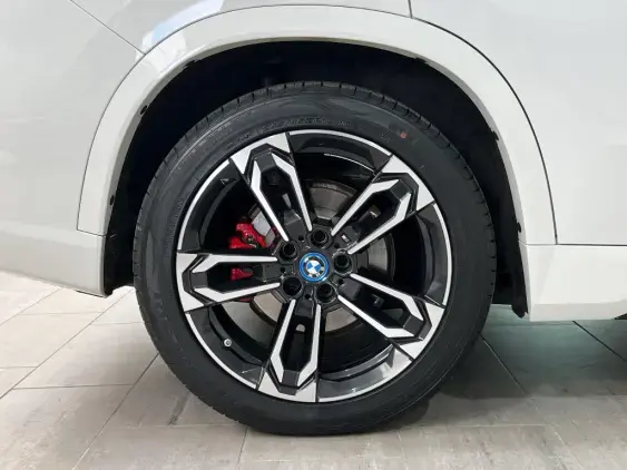 BMW iX1 U11 - voiture d'occasion - Photo 24
