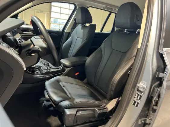BMW X3 III - voiture d'occasion - Photo 18