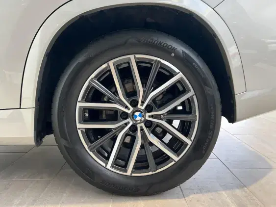 BMW X1 U11 - voiture d'occasion - Photo 24