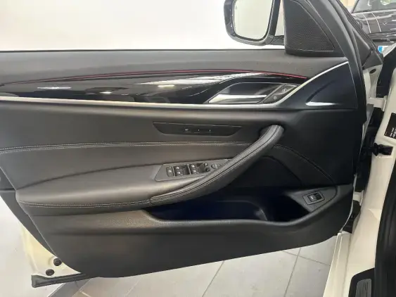 BMW SERIE 5 TOURING VI - voiture d'occasion - Photo 18