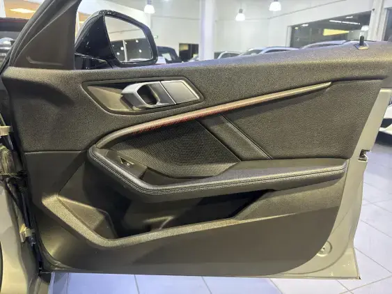 BMW SERIE 1 F40 - voiture d'occasion - Photo 18