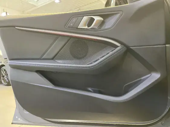 BMW SERIE 1 F40 - voiture d'occasion - Photo 17