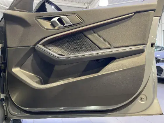 BMW SERIE 1 F40 - voiture d'occasion - Photo 18