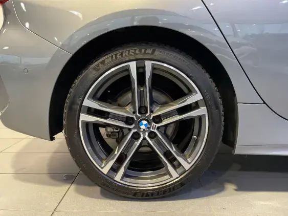 BMW SERIE 1 F40 - voiture d'occasion - Photo 22