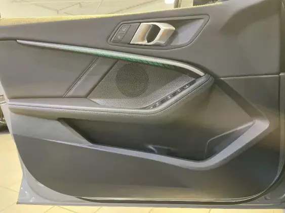 BMW SERIE 1 F40 - voiture d'occasion - Photo 17