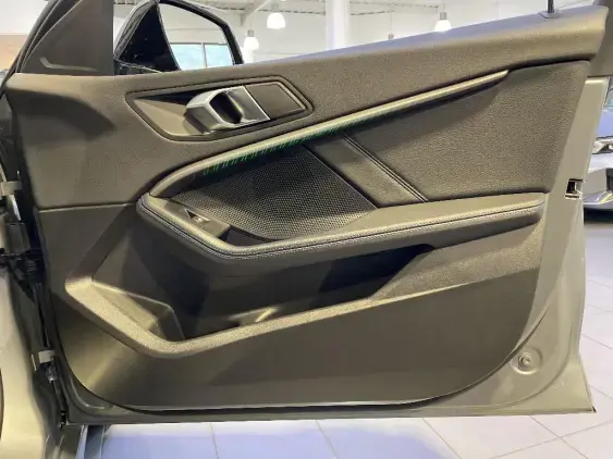 BMW SERIE 1 F40 - voiture d'occasion - Photo 18