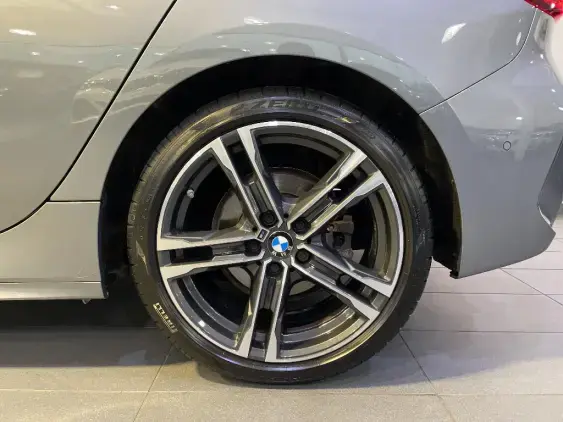 BMW SERIE 1 F40 - voiture d'occasion - Photo 21