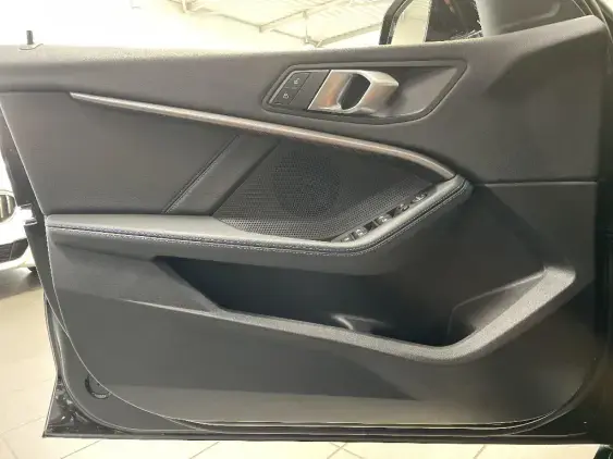 BMW SERIE 1 F40 - voiture d'occasion - Photo 17