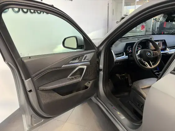 BMW X1 U11 - voiture d'occasion - Photo 19