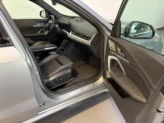 BMW X1 U11 - voiture d'occasion - Photo 20