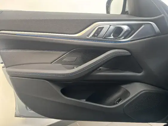 BMW i4 G26 - voiture d'occasion - Photo 17