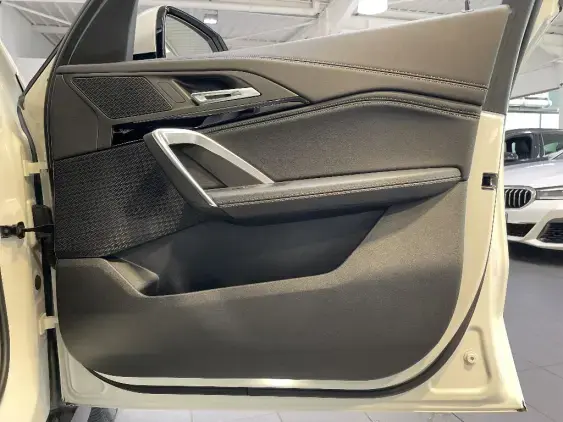 BMW X1 U11 - voiture d'occasion - Photo 18