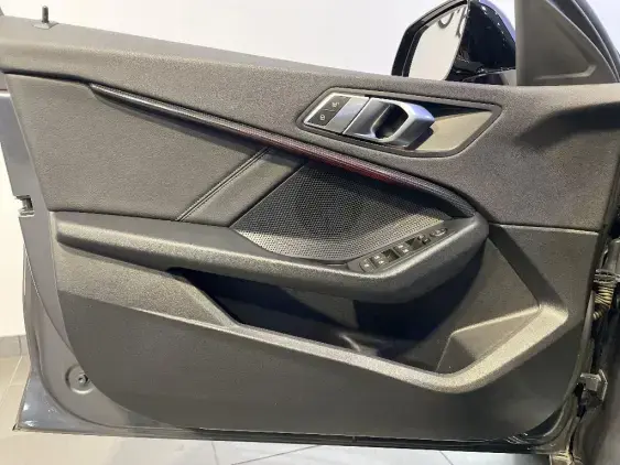 BMW SERIE 1 F40 - voiture d'occasion - Photo 17