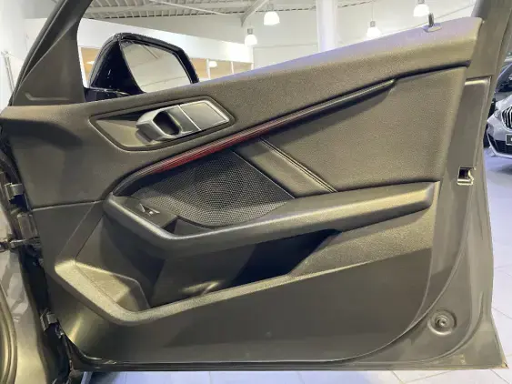 BMW SERIE 1 F40 - voiture d'occasion - Photo 18