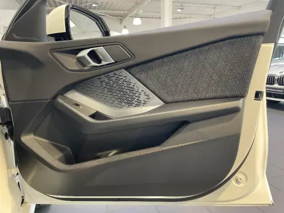 BMW SERIE 1 F70 - voiture d'occasion - Photo 18