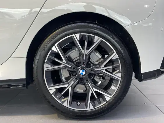 BMW SERIE 1 F70 - voiture d'occasion - Photo 21