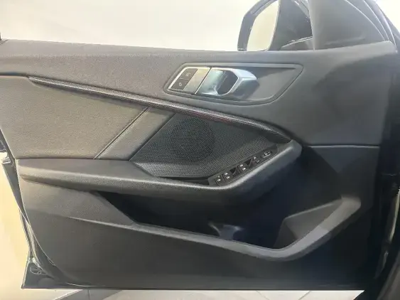 BMW SERIE 1 F40 - voiture d'occasion - Photo 17