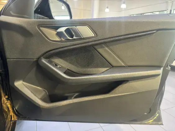 BMW SERIE 1 F40 - voiture d'occasion - Photo 18