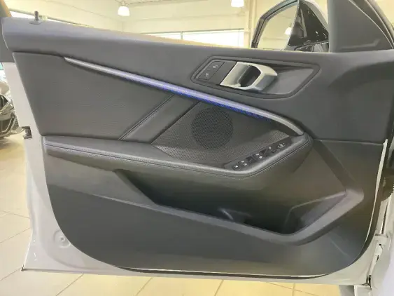 BMW SERIE 1 F40 - voiture d'occasion - Photo 17