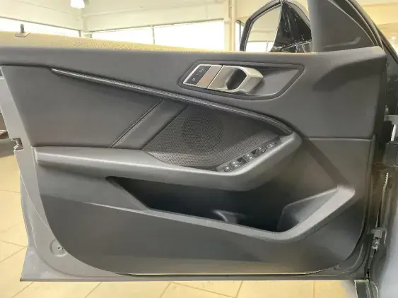 BMW SERIE 1 F40 - voiture d'occasion - Photo 17