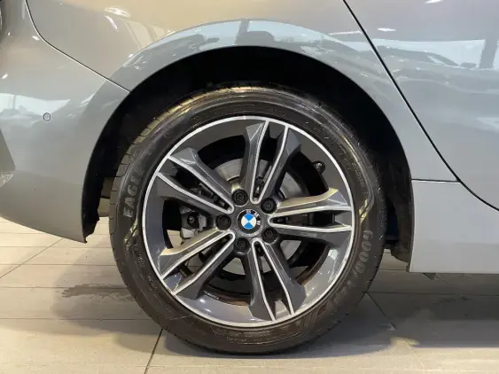 BMW SERIE 1 F40 - voiture d'occasion - Photo 22