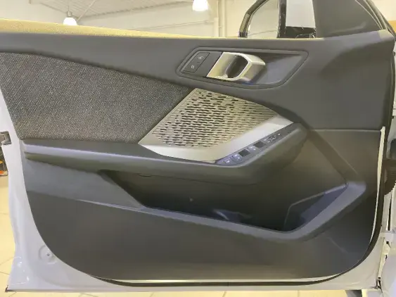 BMW SERIE 1 F70 - voiture d'occasion - Photo 17