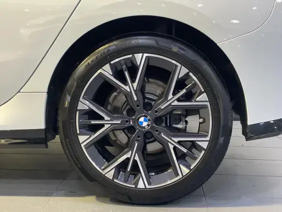 BMW SERIE 1 F70 - voiture d'occasion - Photo 21