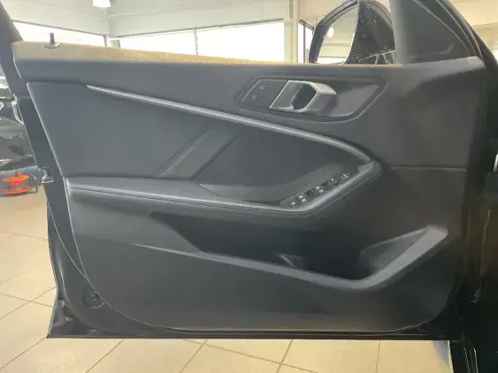 BMW SERIE 1 F40 - voiture d'occasion - Photo 17