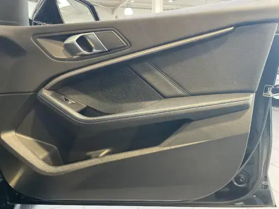 BMW SERIE 1 F40 - voiture d'occasion - Photo 18