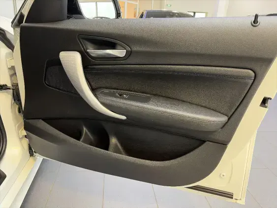 BMW SERIE 1 F20 LCI2 - voiture d'occasion - Photo 20