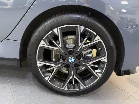 BMW SERIE 1 F70 - voiture d'occasion - Photo 24