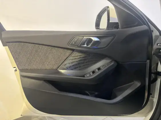 BMW SERIE 1 F70 - voiture d'occasion - Photo 17