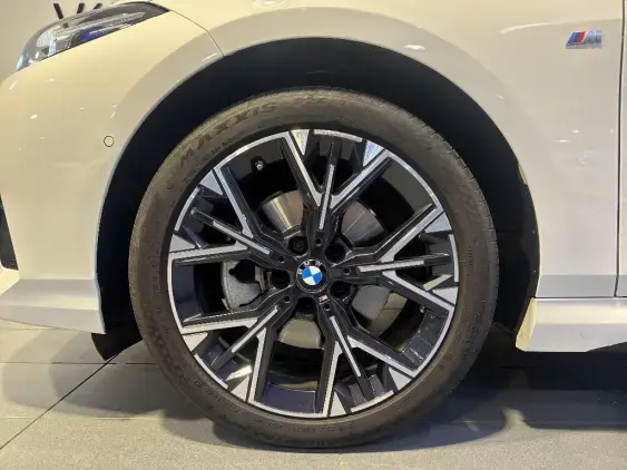BMW SERIE 1 F70 - voiture d'occasion - Photo 20