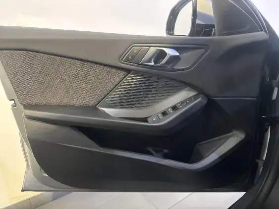 BMW SERIE 1 F70 - voiture d'occasion - Photo 17