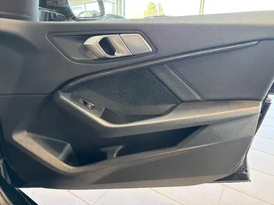 BMW SERIE 1 F40 - voiture d'occasion - Photo 19