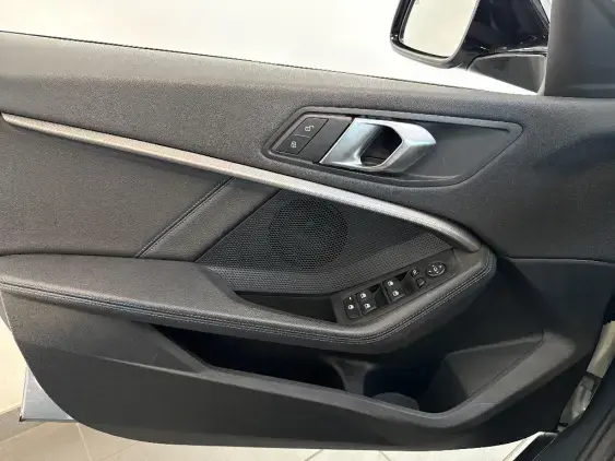 BMW SERIE 1 F40 - voiture d'occasion - Photo 18