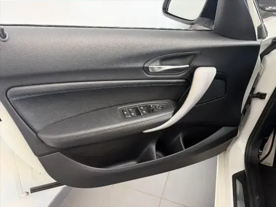 BMW SERIE 1 F20 LCI2 - voiture d'occasion - Photo 18