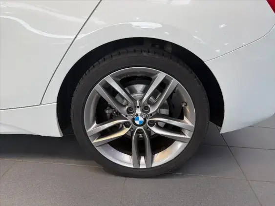 BMW SERIE 1 F20 LCI2 - voiture d'occasion - Photo 23