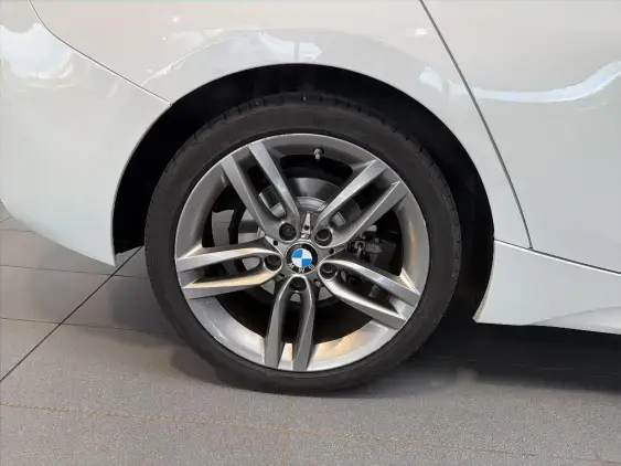 BMW SERIE 1 F20 LCI2 - voiture d'occasion - Photo 24