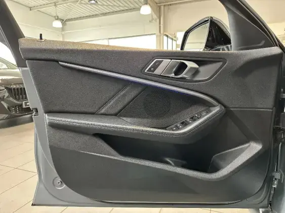 BMW SERIE 1 F40 - voiture d'occasion - Photo 17