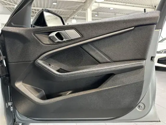 BMW SERIE 1 F40 - voiture d'occasion - Photo 18